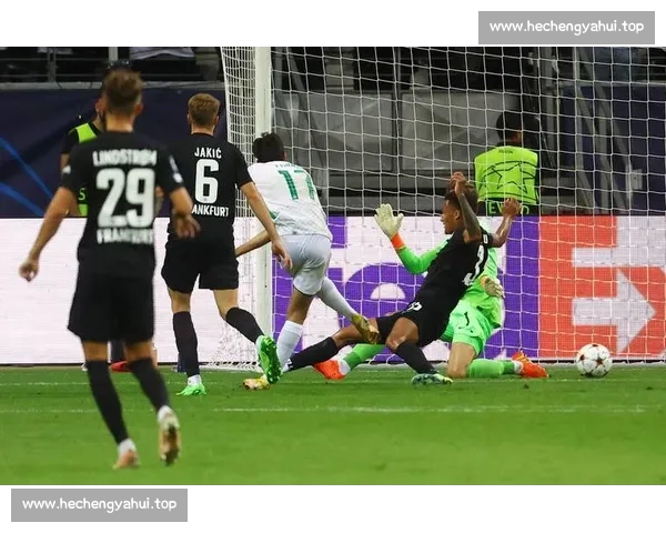 高清流畅足球赛事直播APP下载畅享实时精彩对决全程不漏每一球 - 副本 (38) - 副本 - 副本